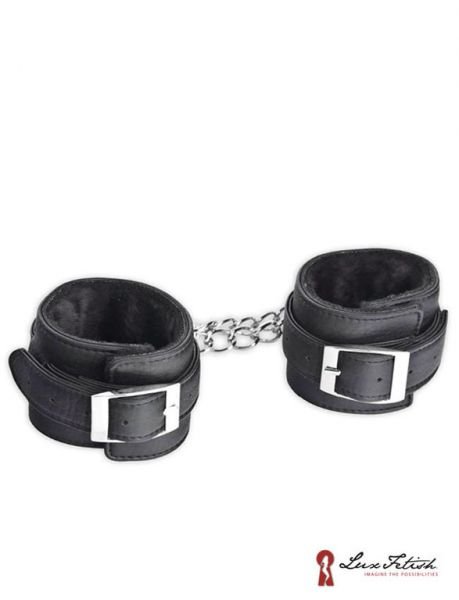 Adjustable handcuffs