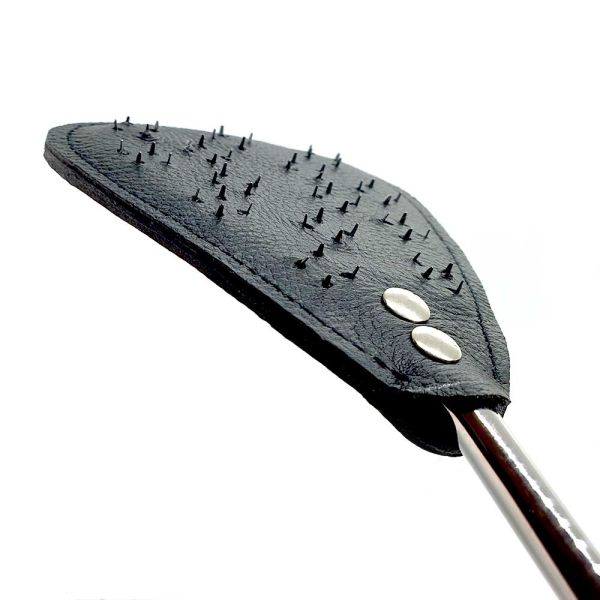 Black Label Vampirpeitsche aus Leder mit Stacheln